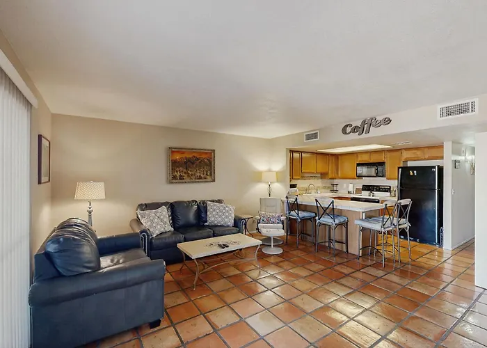 Extended Stay In Tucson! Dog-Friendly Townhome
