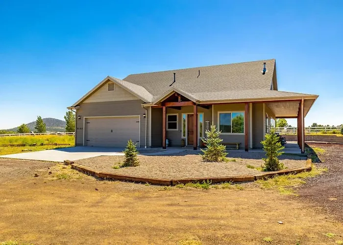 Mountain View Country Farmhouse