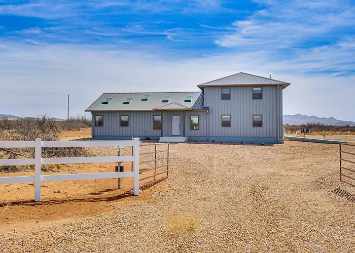 Stargazer'S Delight: Mtn-View Pearce Home W/ Deck!