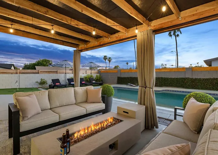 Desert Dreaming - Old Town Spa Pool & Putt