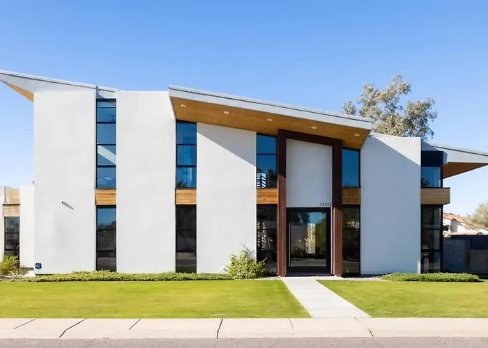 Jay-Z'S Architect: Sophisticated Modern Pool Spa