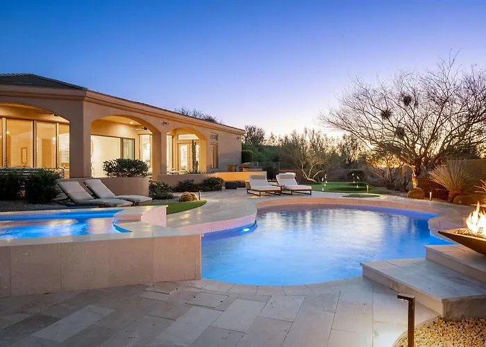 Sierra Luxe Home - Chic Design Dream Backyard With Pool