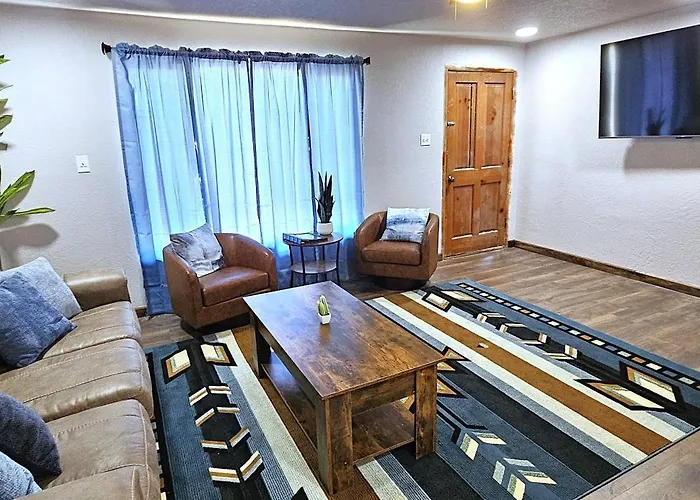 3Bd, King, Brkfst, Large Tvs, Wd, Sleeps 11, Bbq