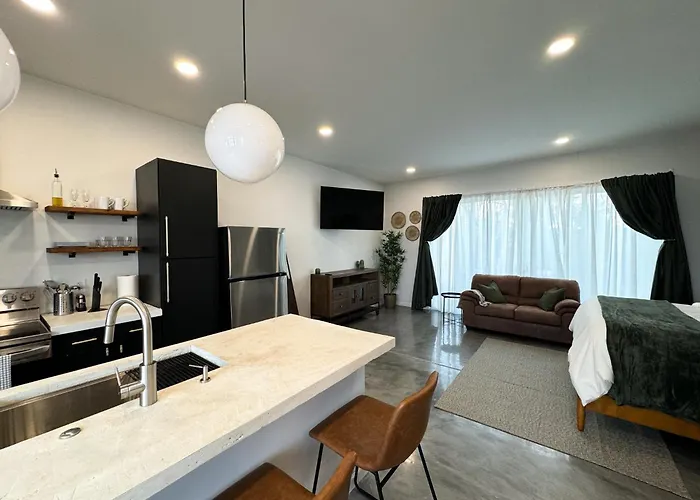 Guesthouse Retreat In Phoenix, Arizona