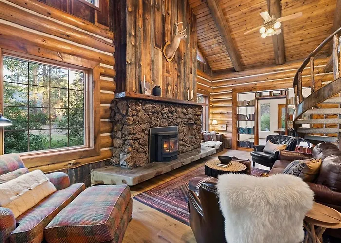 Billy Creek Luxury Lodge On The Creek - Sleeps 18!