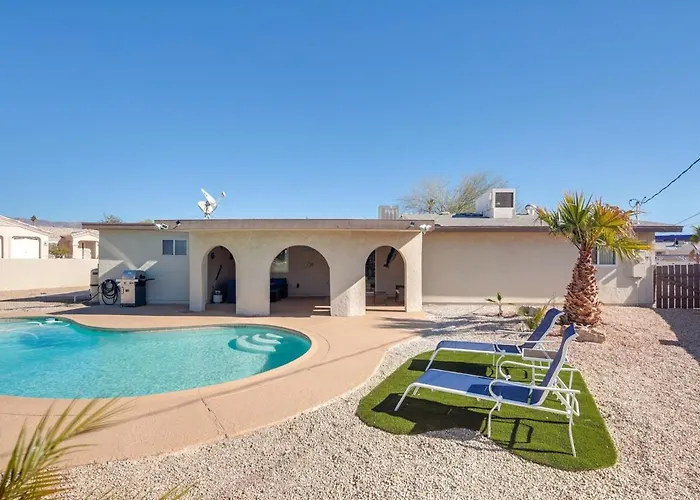 Sunny Home With Pool & Patio 3 Miles To The Lake!
