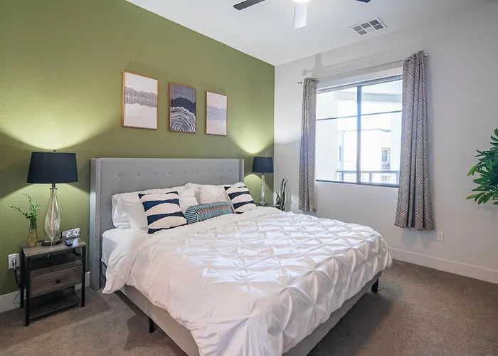 Luxury Remote Work Stay & Indulge In Comfort & Style G4004