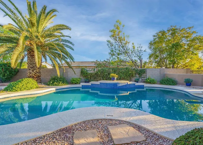 Luxe Pool Bbq & Backyard Paradise