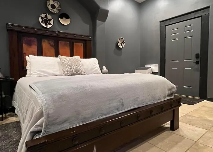 Sunset Suite - Cave Creek Guest Suites