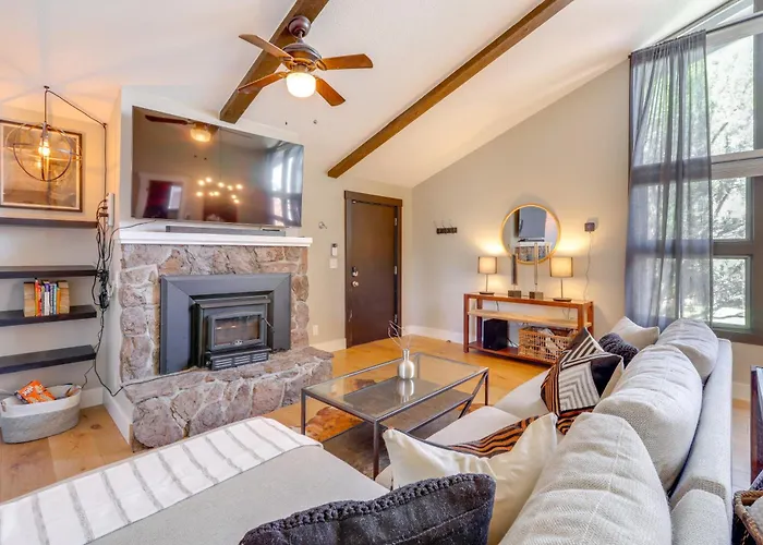 Townhome Near Dtwn Flagstaff: Grill, Golf & Relax!