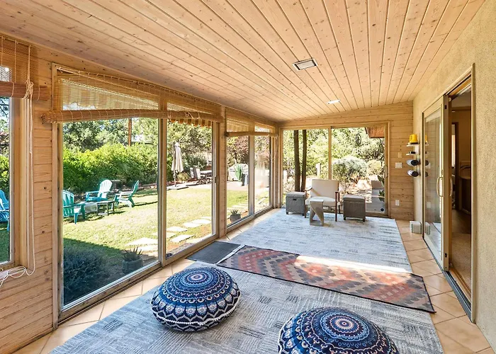 Secluded Mountain Shadows Escape With Yoga Studio