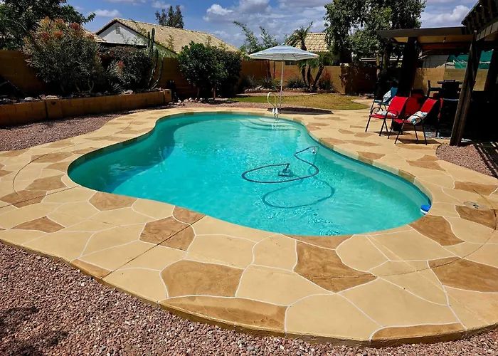 Cozy Home With Pool, Fire Table, Bbq, Rv Parking