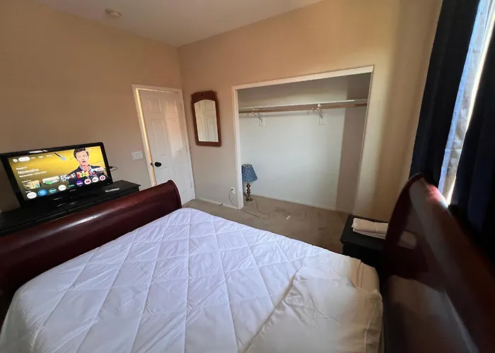 Goodyear Cul-De-Sac Room 3