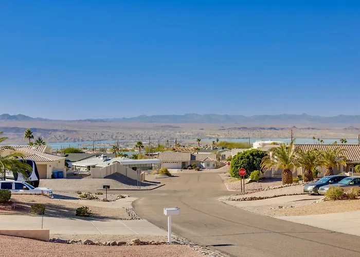 Putting Green, Pool Access: Lake Havasu City Home!