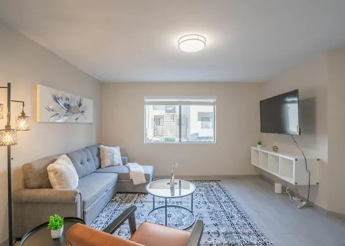 Stylish 2Bd - Parking, Gym, Pool - Sleep 8 - 5 Min Casino