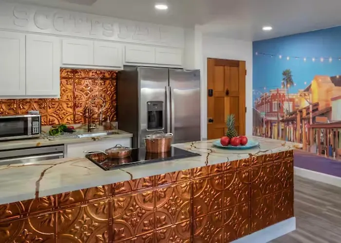 Western Themed Old Town Scottsdale Condo With King Bed And Community Pool
