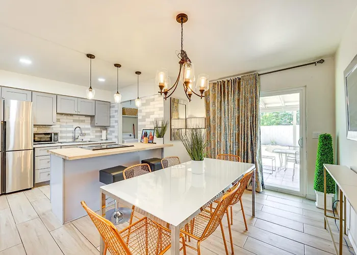 3 Mi To Dtwn Mesa: Home W/ Fenced Backyard!