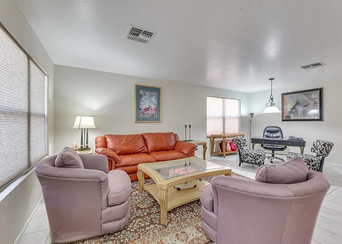 Casa Grande Home Near Golf, Dining & Shops!