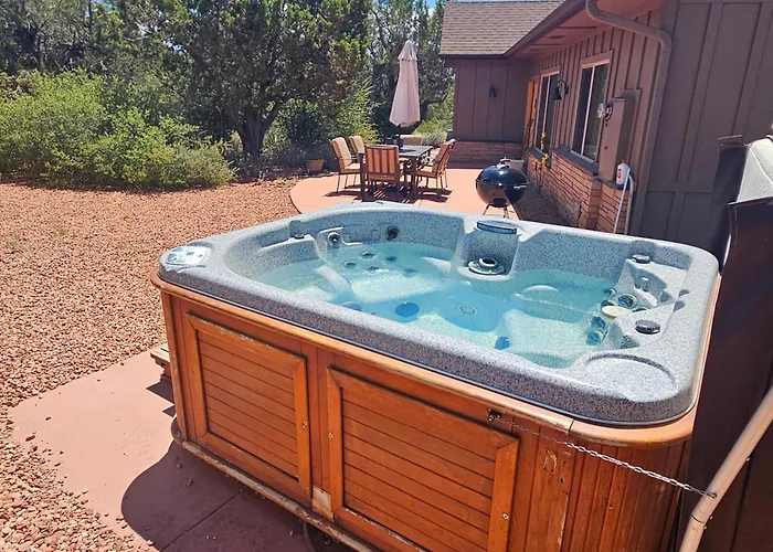 Sedona Retreat With Hot Tub And Views For Family