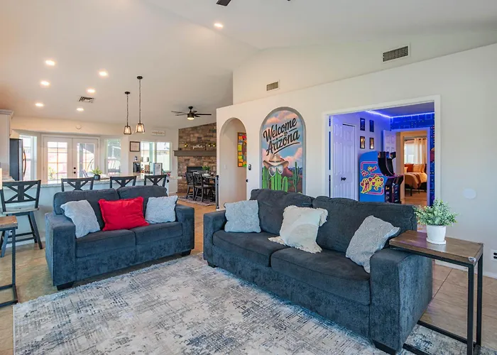 4Br - Arcades, Putting Green, Fire Pit, Themed Rooms