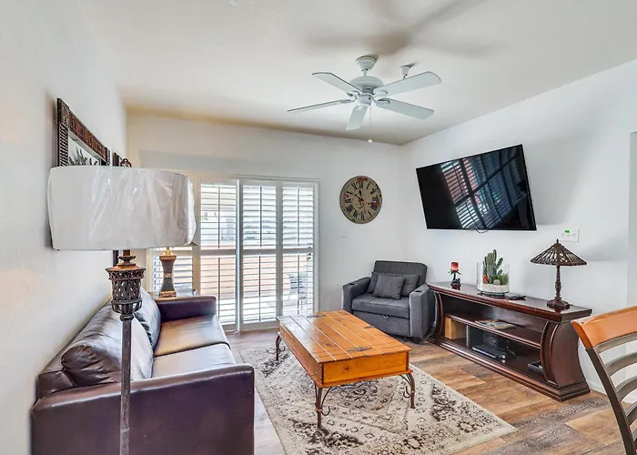 1 Mi To Beach: Lake Havasu City Condo W/ Balcony