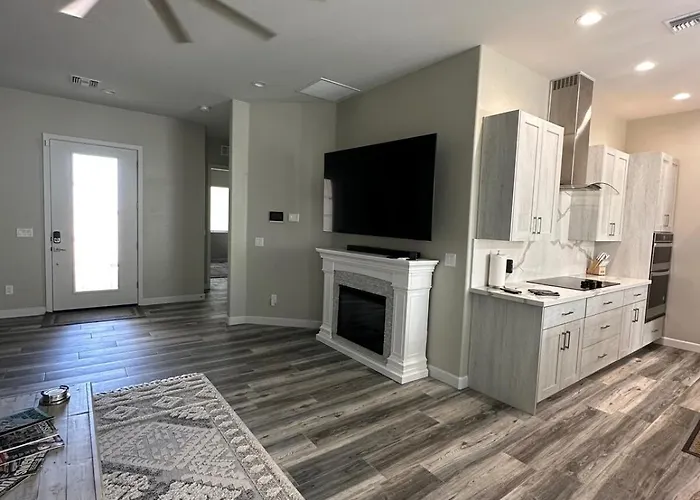 Beautiful New Construction Home - New Pool & Spa!