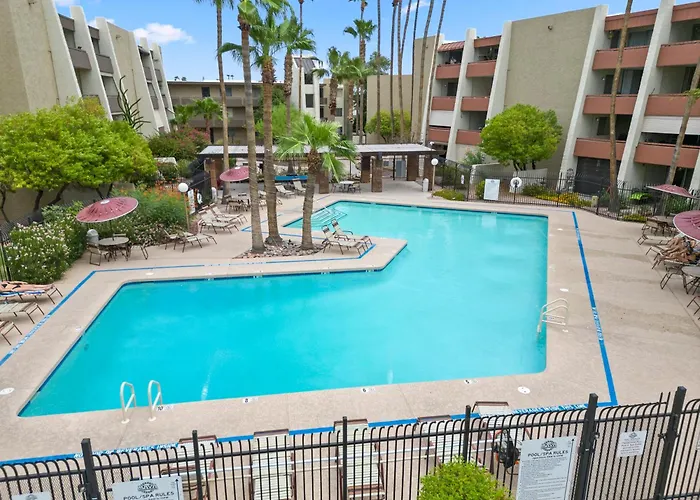 Modernized 2Br Condo W Pool Access Near Old Town