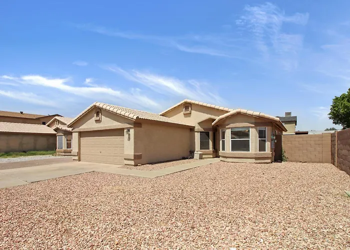 Dog Friendly Phoenix Home - Near Stadium & Westgate