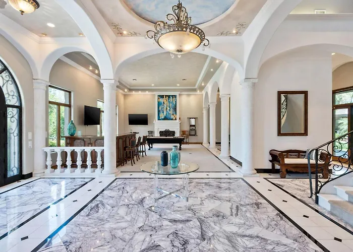 8Br Phoenician Mansion W/ Hot Tub&Pool-Heat Avail!