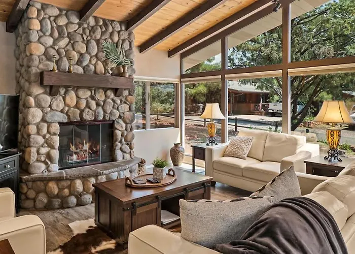 Desert Design With Hot Tub And Creek Access For Family