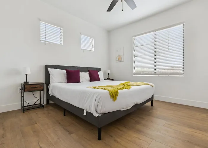 Cozysuites Glendale By The Stadium With Pool 24