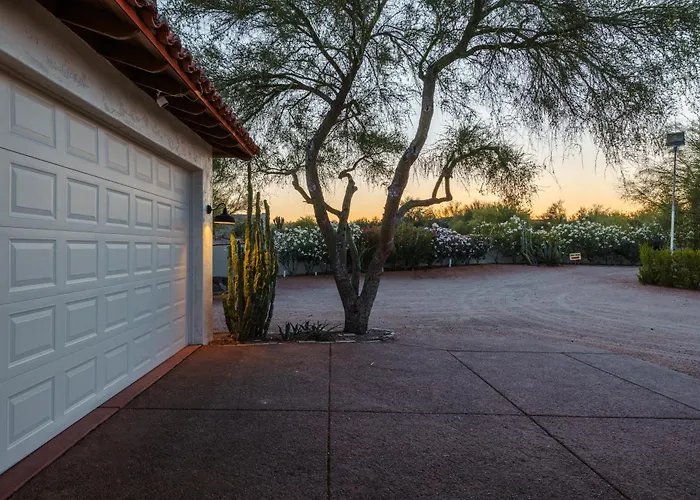 Grand Desert Getaway With Pool And Peloton With Sonos And Office