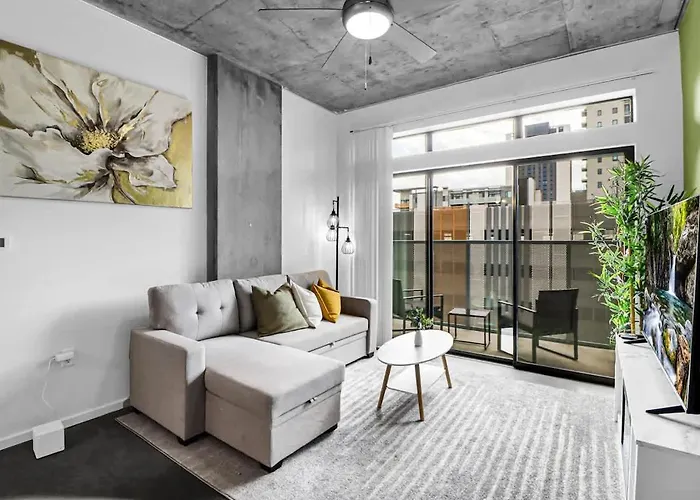Centric 2Br In Heart Of Dtphx Free Garage Parking