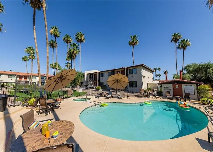 108 Fully Furnished 1Br Suite-Prime Location