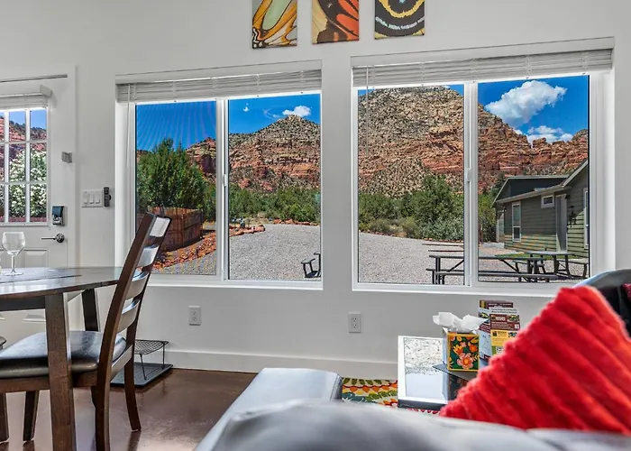Chimney Rock Suite - Unit C - Red Rock Retreat