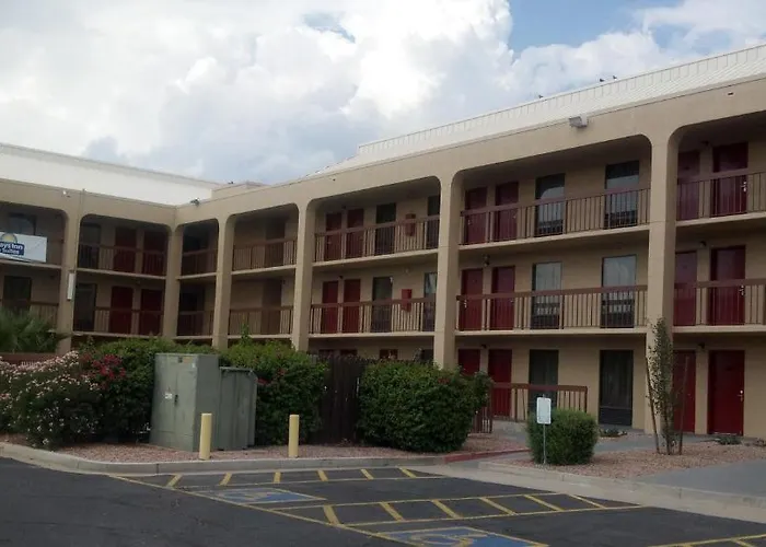 Days Inn Phoenix West