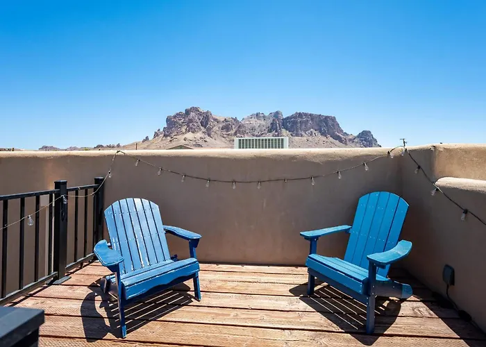 Spacious 3Br Retreat - Mountain Views
