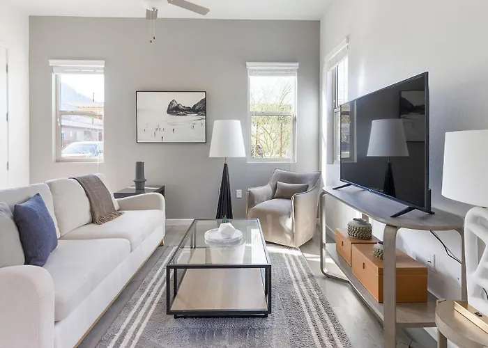 Landing Apartments - Linda Vista