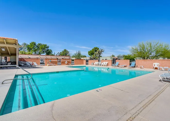 Charming Green Valley Townhome W/ Community Pool!