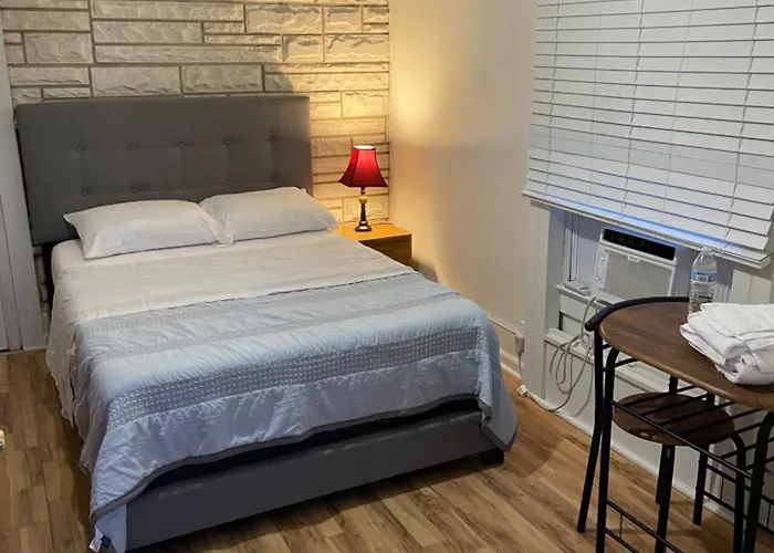 Private Room On Taylor Full Kitchen And Bathroom Shared Arts Roosevelt Row Convention Center Stadiums Asu Downtown Phoenix