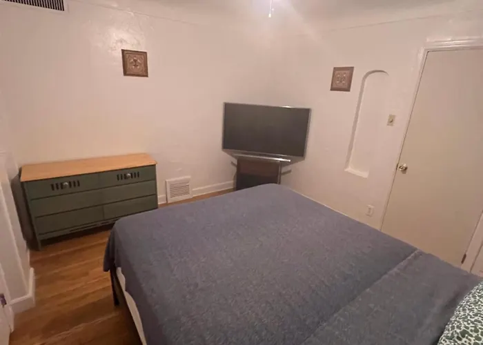 Downtown Neighborhood Room 2
