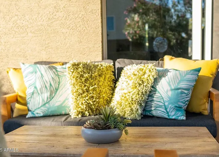 Pershing Ave Desert Home