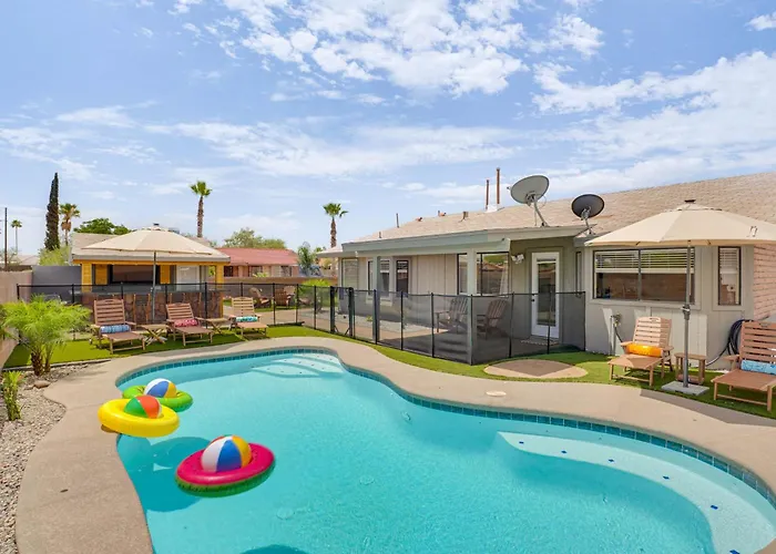 6 Mi To Dtwn: Tucson Gem W/ Outdoor Oasis!