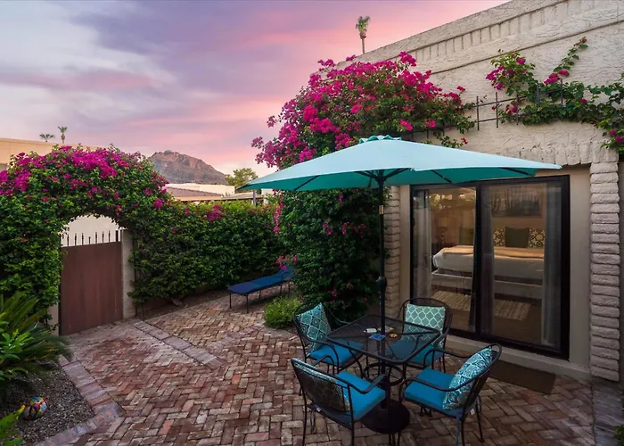 Pools Courts Bbq Firepit Pineapple Paradise