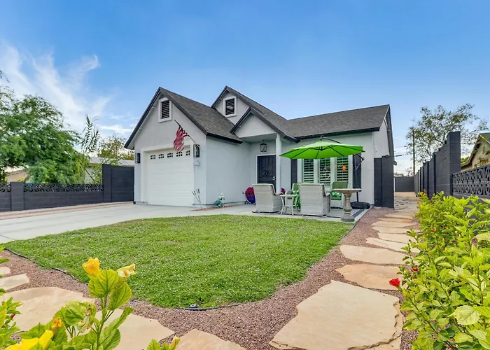 6 Mi To Dtwn Tempe: Dog-Friendly Retreat W/ Yard!