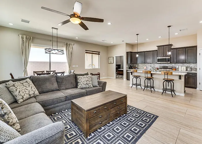 Mtn-View Home W/ Patio, 3 Mi To Colorado River!