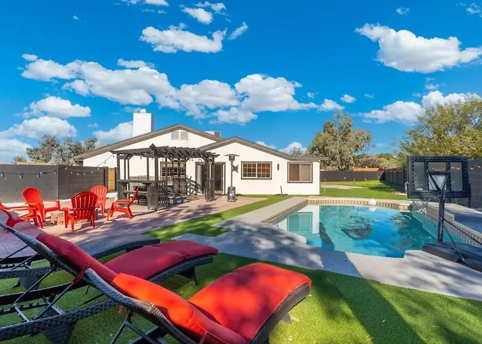Serene Scottsdale Golf Pool Pickleball Games