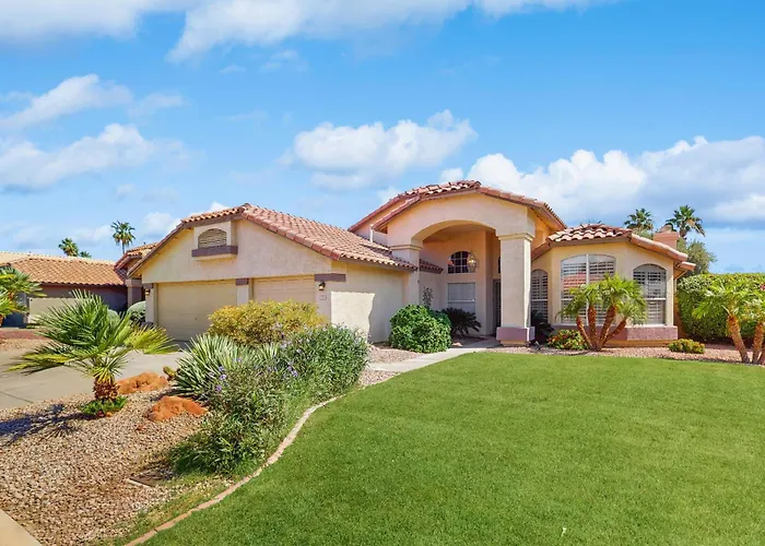 Private Pool, Yard & Pool Table! 'Avondale Abode'