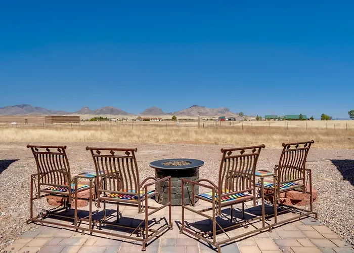 Walk To Wineries: Elgin Wine Country Retreat!