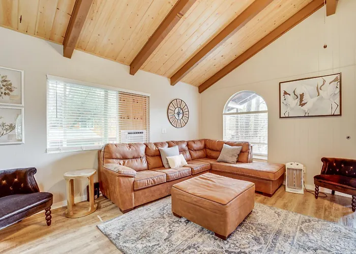 Near Fossil Creek & Trails: Scenic Pine Cabin!